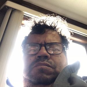 Meet your Posher, Elias